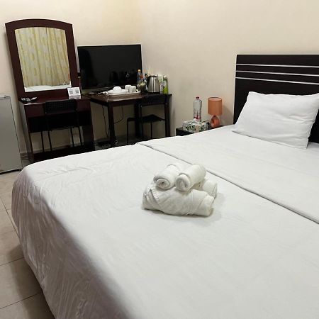 Master Room Attached Bathroom Dubai Exterior photo