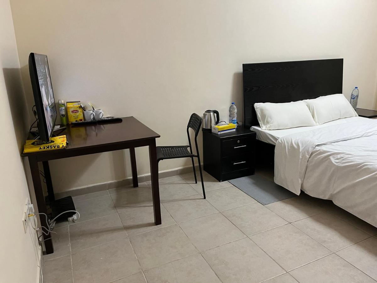 Master Room Attached Bathroom Dubai Exterior photo